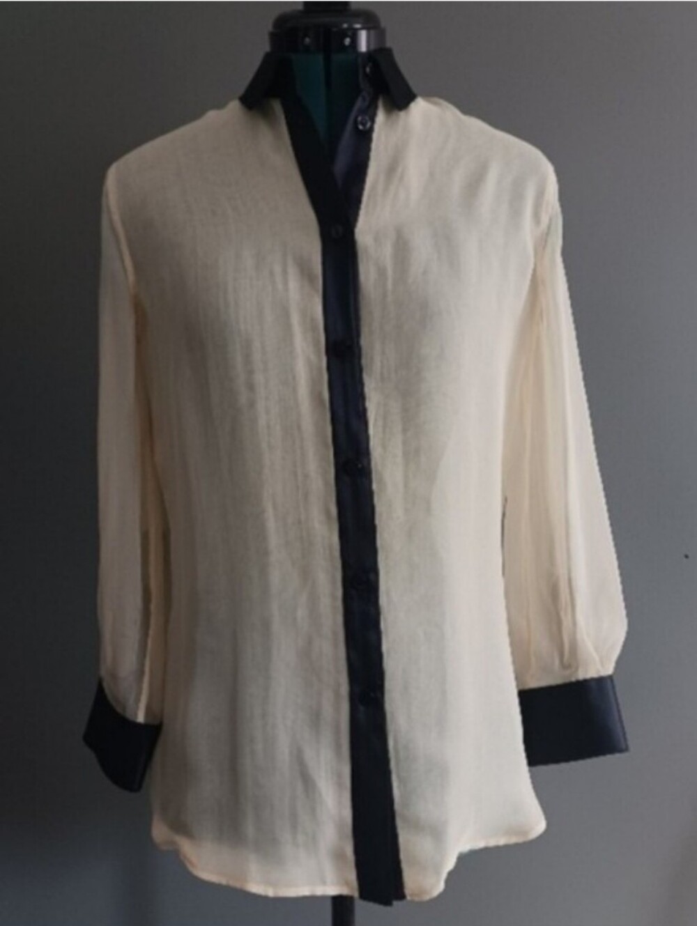 Dolce & Gabbana Ivory/ Black Silk Blouse Size IT 40, US Size 4 or S
